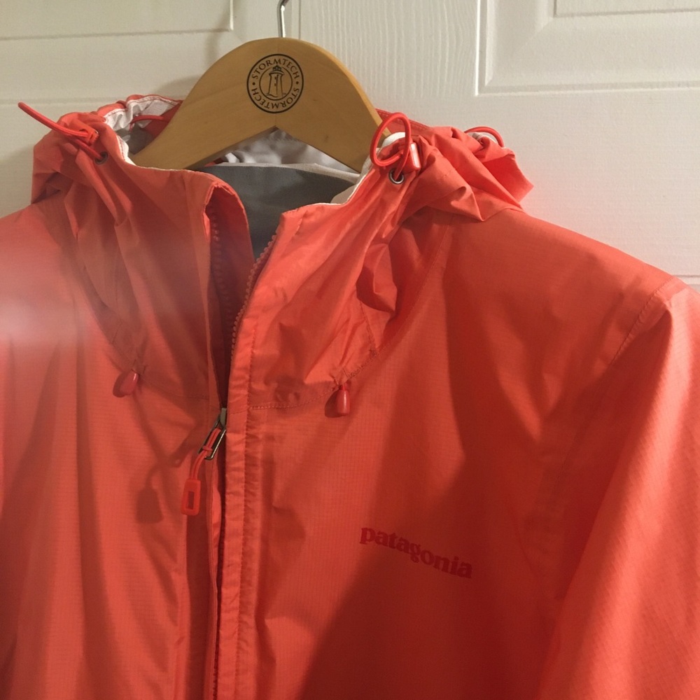 PATAGONIA RAIN JACKET